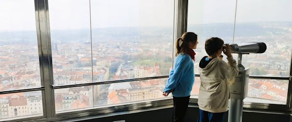 Bilhete para a Torre de Televisão Žižkov de Praga com guia de áudio online